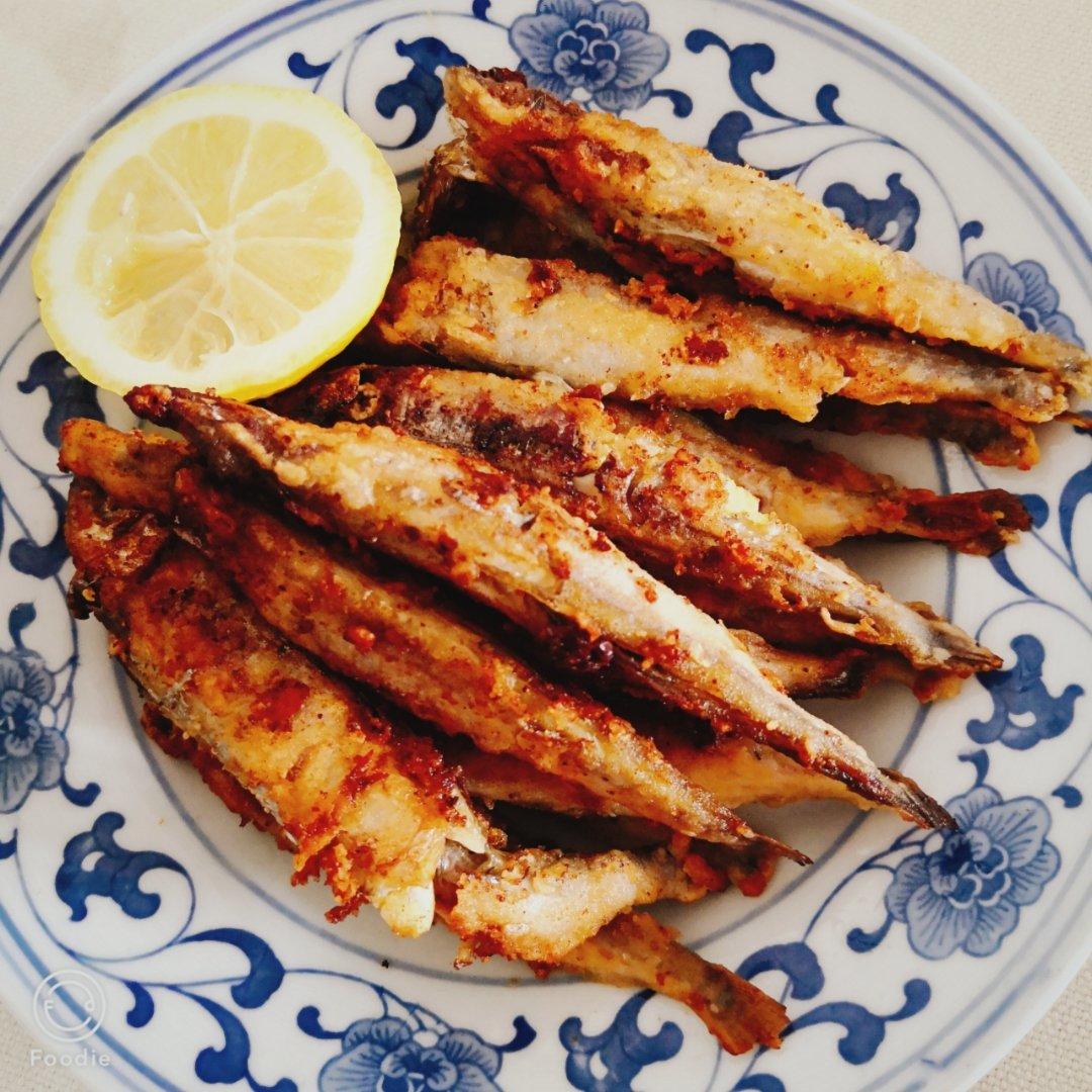 厨艺小乌龟做的香煎多春鱼日料