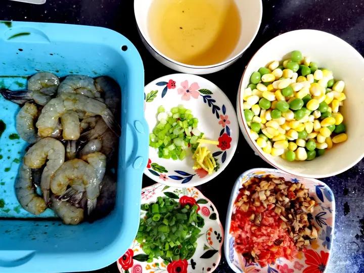 美味营养的胡萝卜香菇虾仁🍤粥 老少皆宜