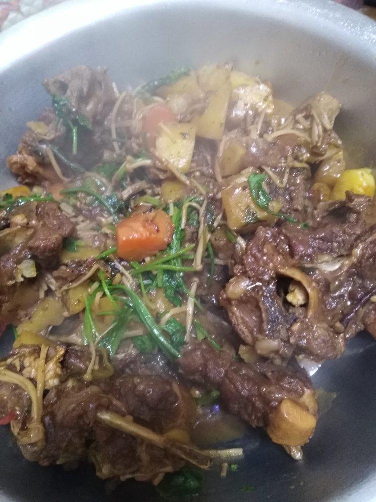 堂妈教你做红汤羊蝎子火锅