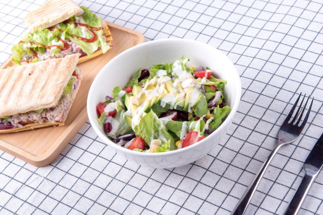 培根鸡蛋芝士热压三明治