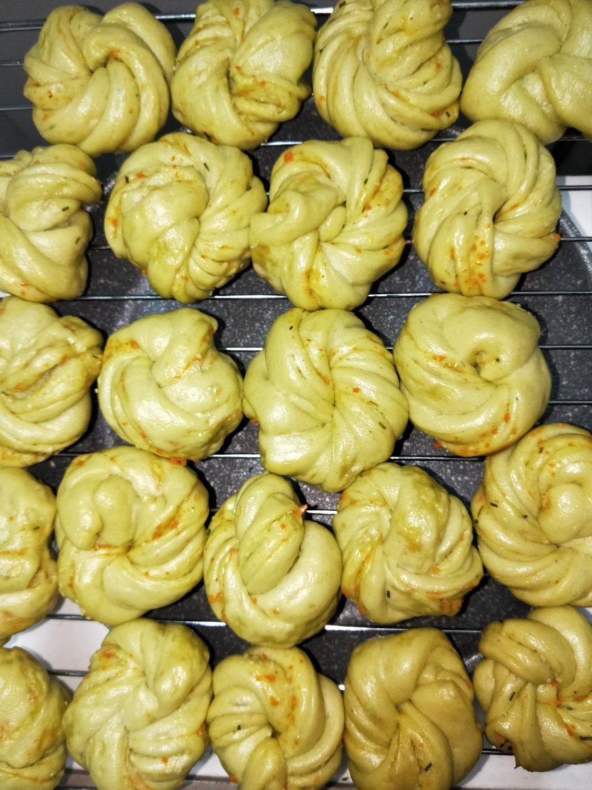 原创～“菜心杂蔬花卷”（一次发酵简易版）