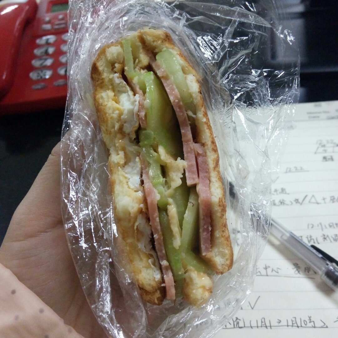 火腿芝士蛋三文治