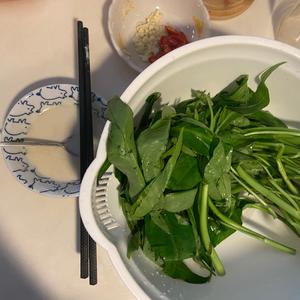 蒜茸椒丝腐乳炒通菜的做法 步骤1
