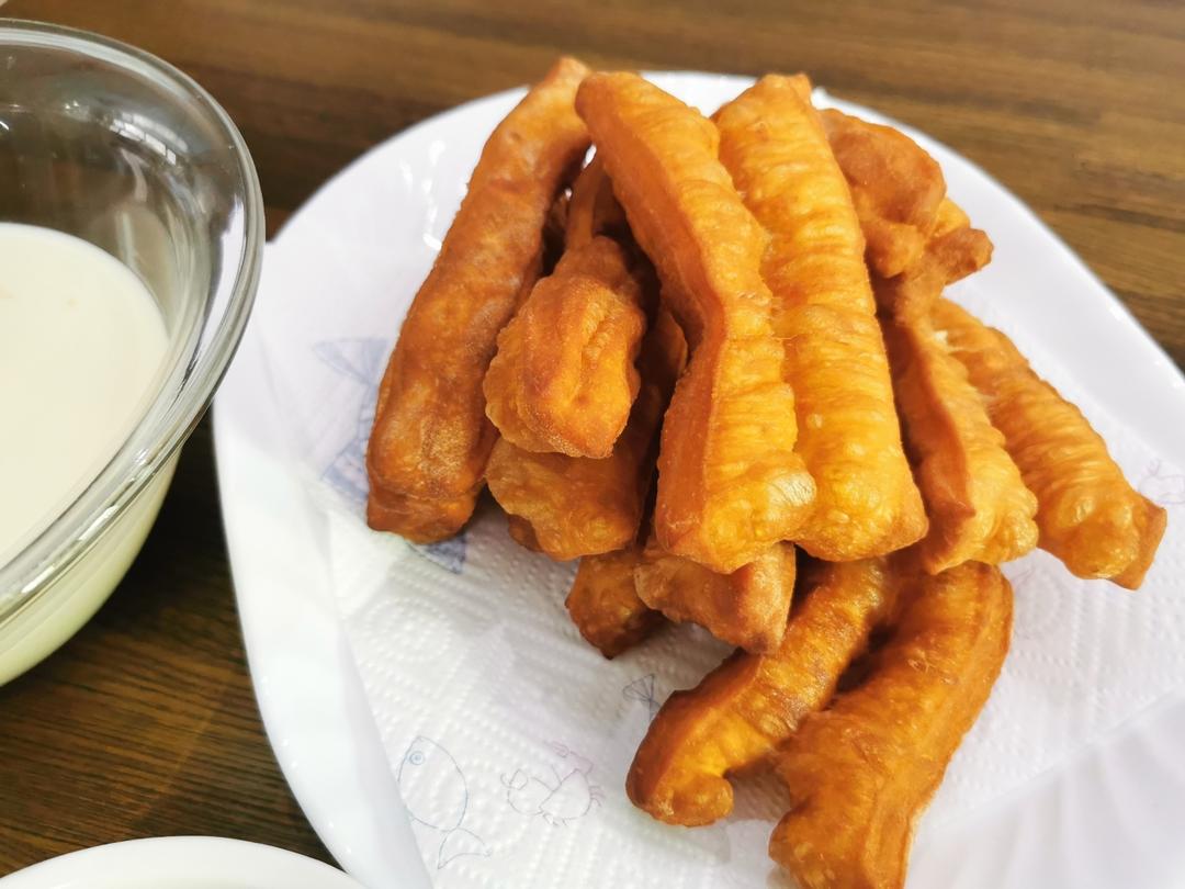 蓬松酥脆，个个空心[最完美的炸油条]