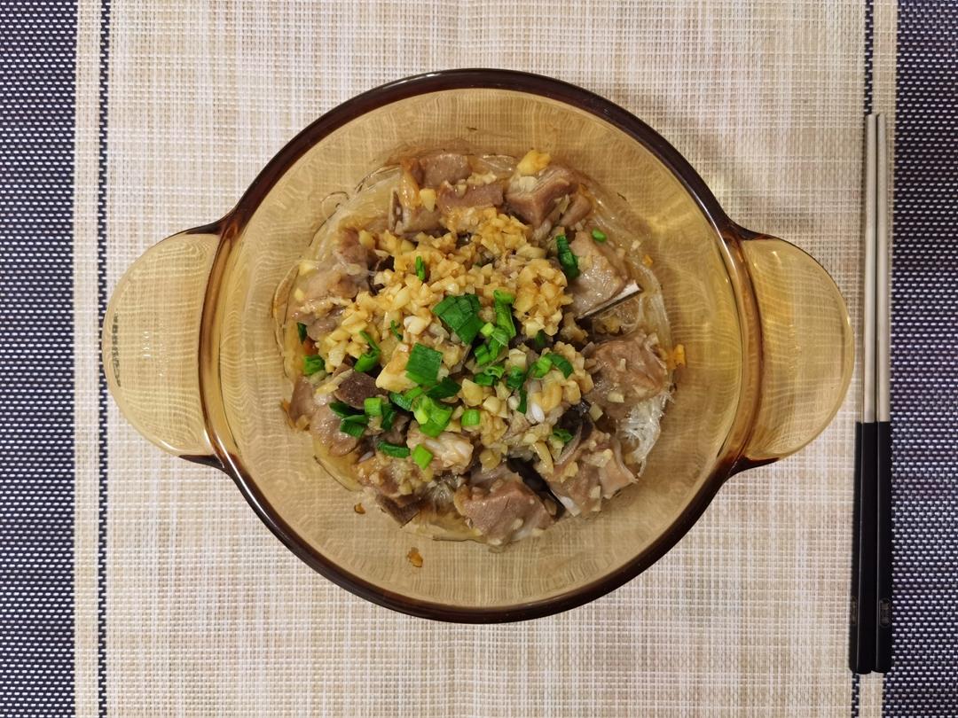 【蒜香蒸排骨】吃腻了糖醋排骨！一腌一蒸，香到邻居来敲门！