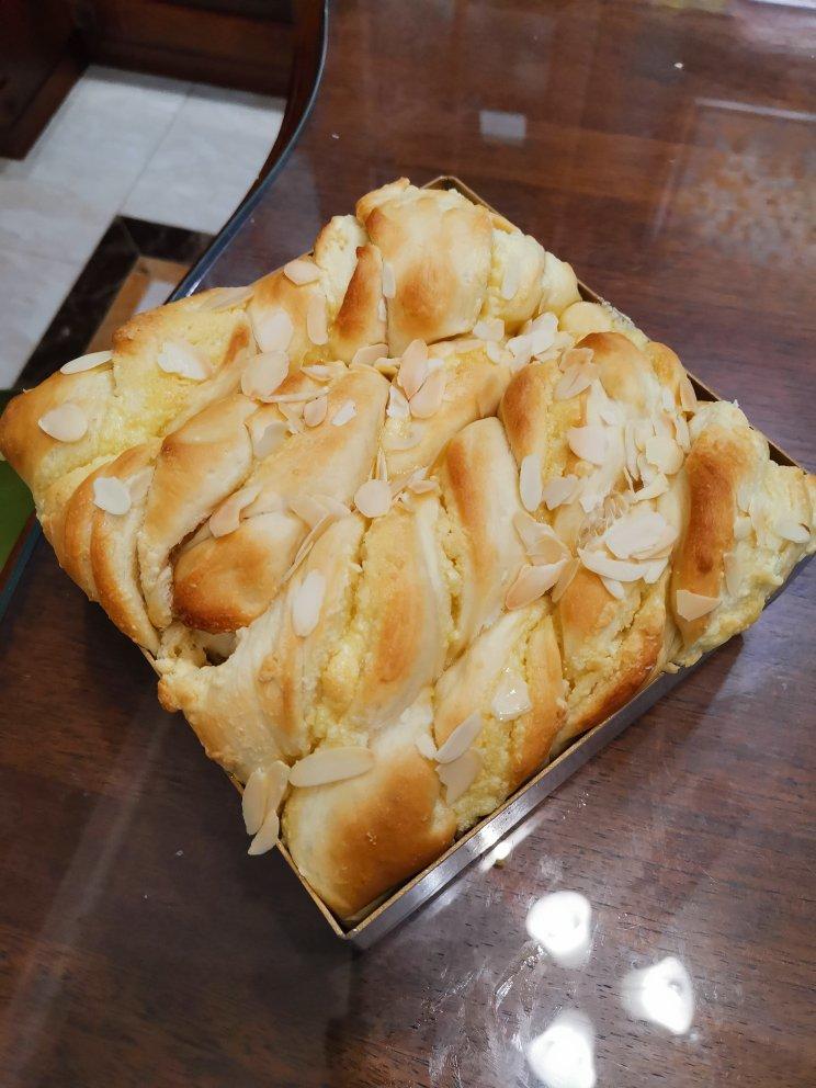 杏仁奶酥排包