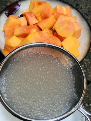 木瓜西米炖牛奶的做法 步骤4
