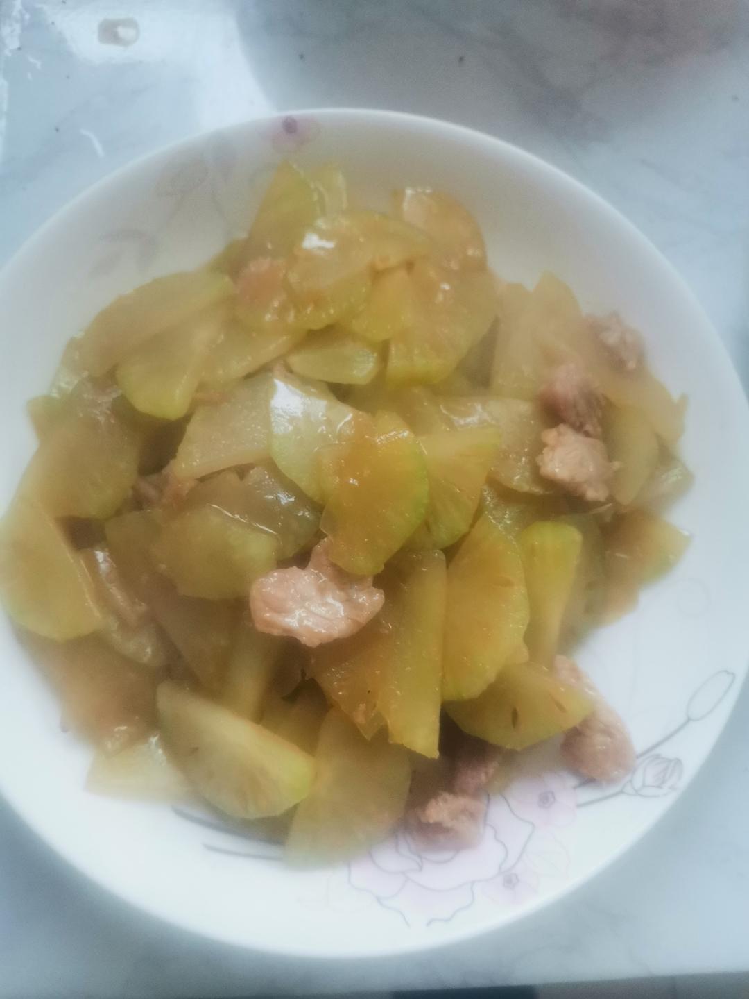 简单又好吃的莴笋炒肉