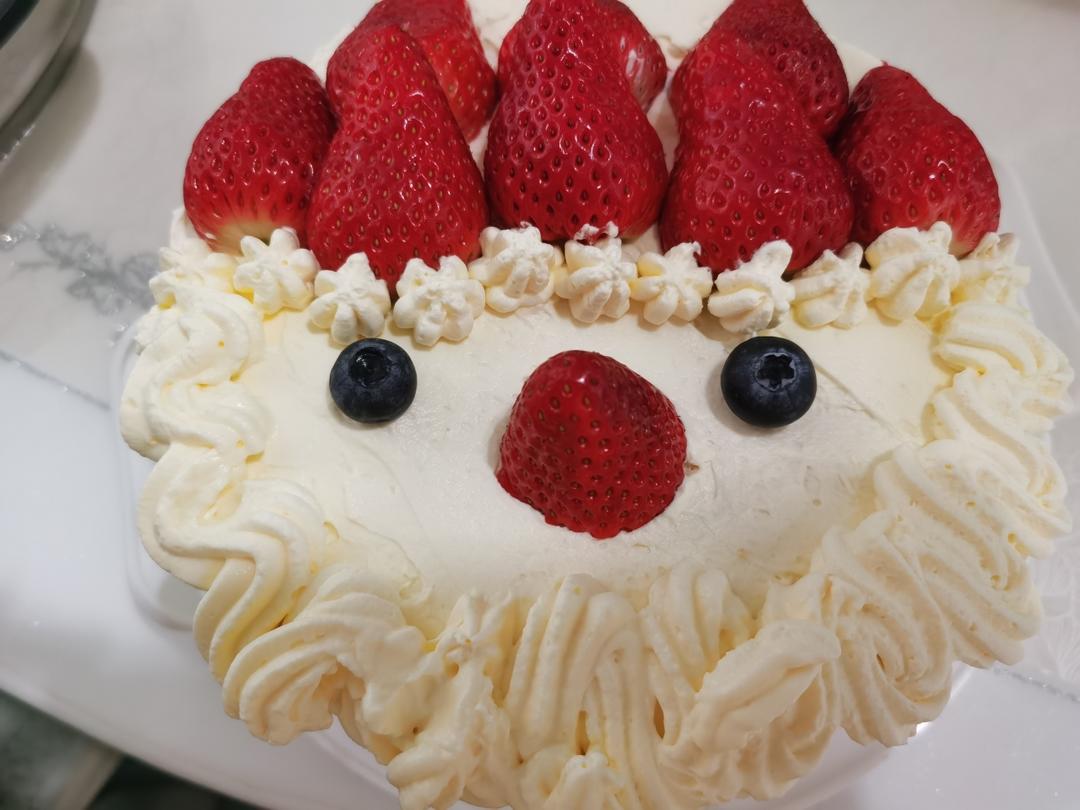 圣诞老人草莓蛋糕