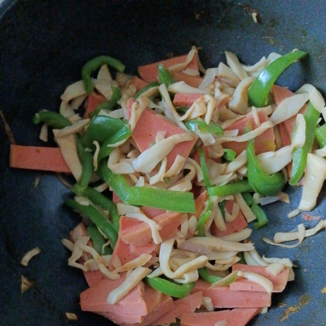 下班后的快手菜系列-杏鲍菇炒青椒