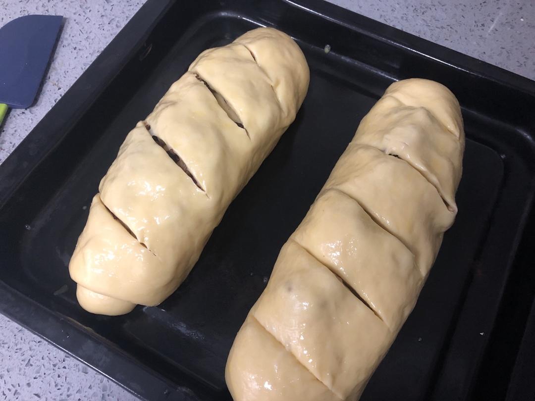 风靡代购店的新疆果仁大列巴