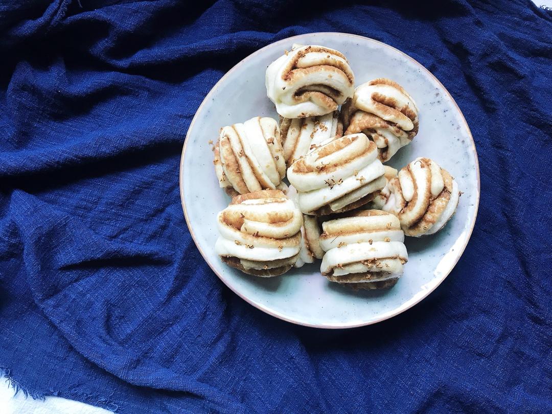 大黄嘞做的麻酱糖花卷