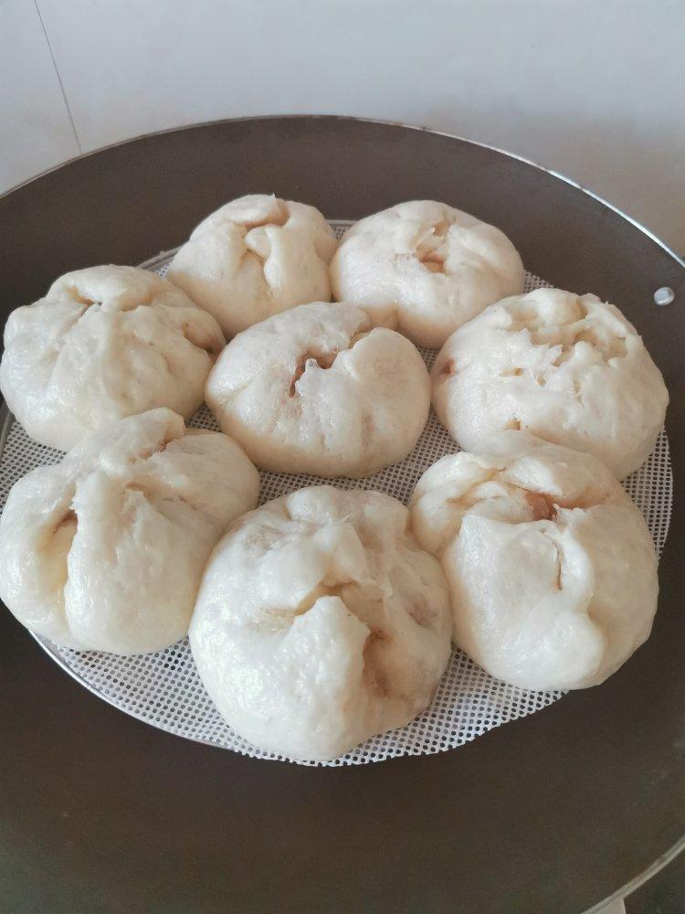 云朵般松软爆浆蜜汁叉烧包