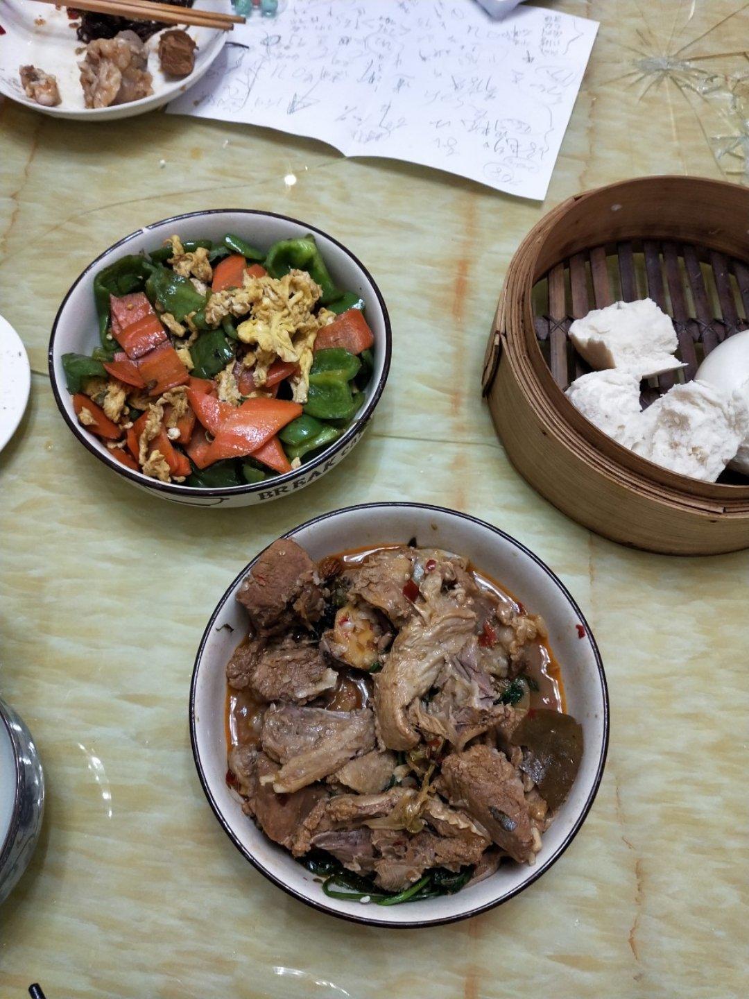 堂妈教你做红汤羊蝎子火锅