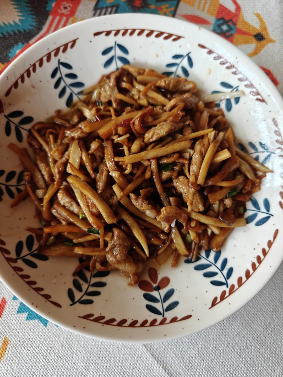 杏鲍菇炒肉丝