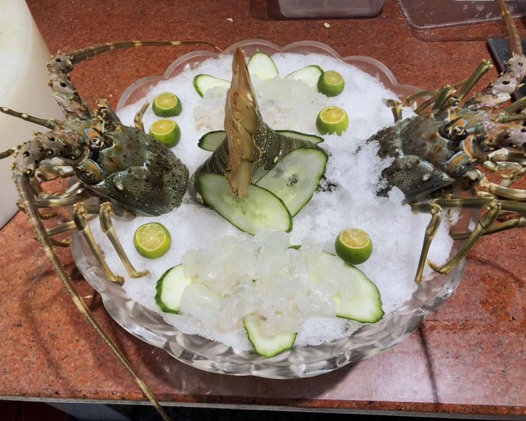 龙虾刺身的做法步骤图 龙虾刺身怎么做好吃 秋刀的鱼鱼 下厨房