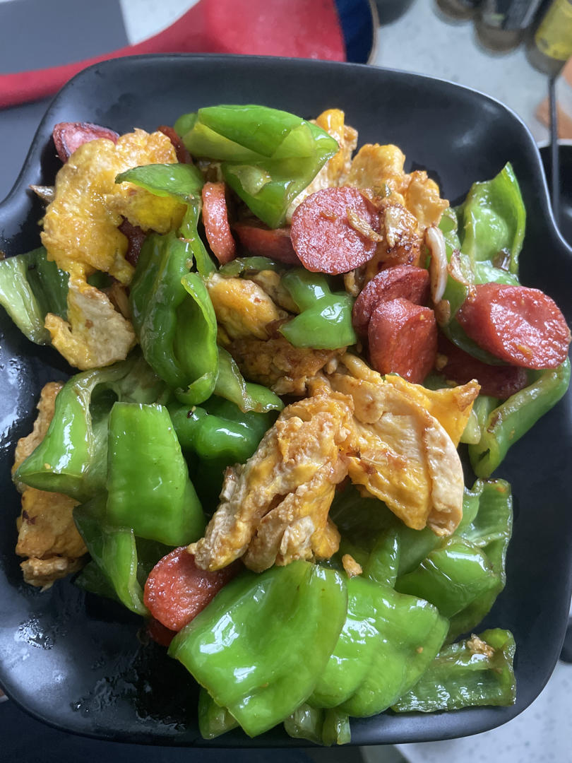 超下饭的青椒火腿炒蛋