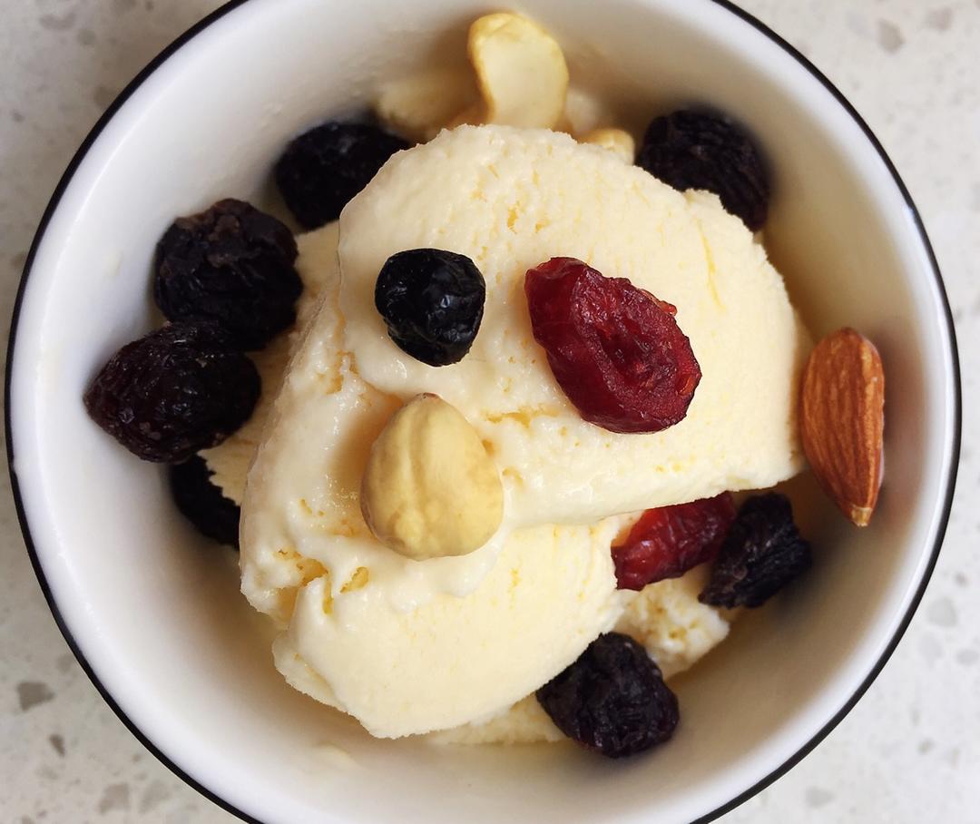 甜品 奶油冰激凌 未末wm做的奶油冰激凌 赞 蛋黄,白糖,淡奶油,牛奶,盐