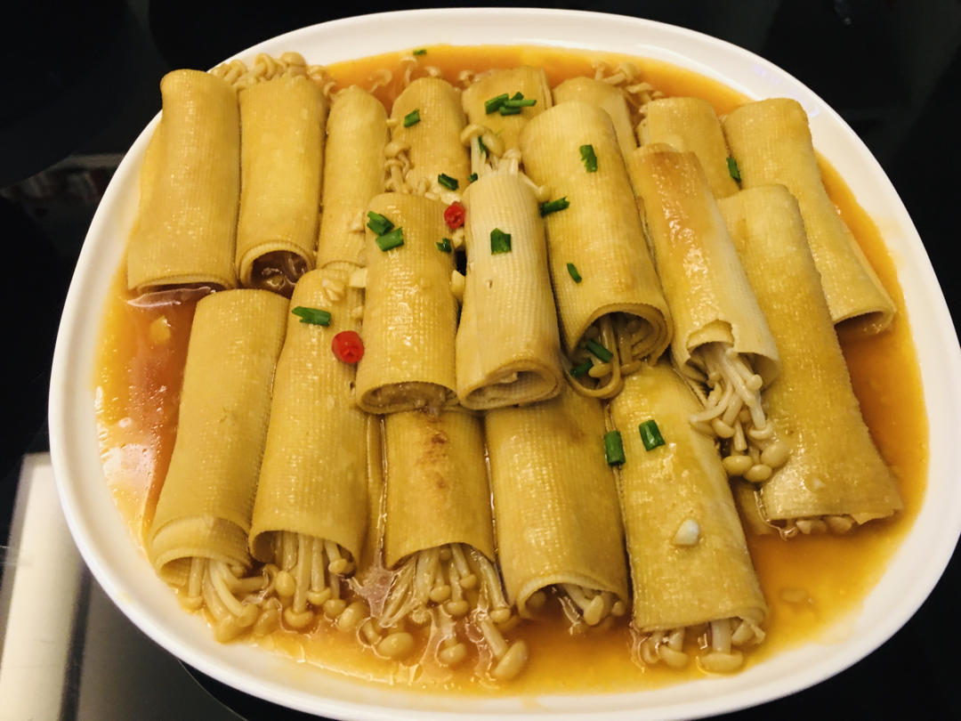 金针菇豆皮卷