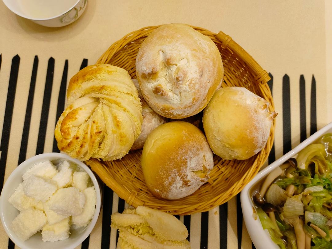 (超好吃的咸口面包）爆浆培根芝士面包