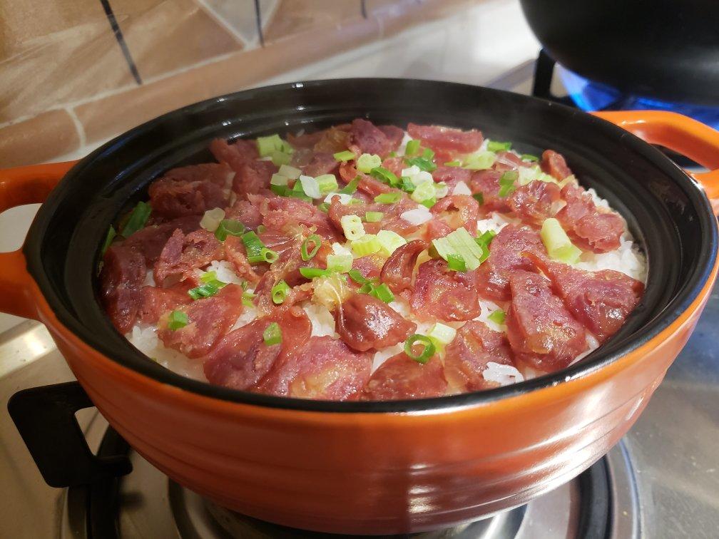 腊味煲仔饭，20分钟饭菜同出