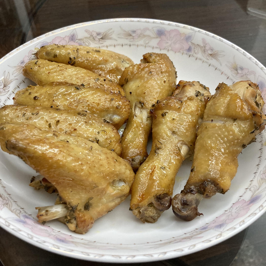 柠香欧芹烤鸡腿