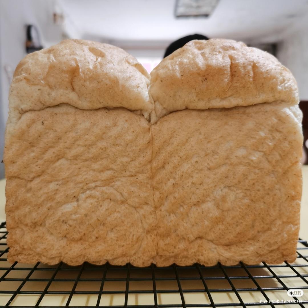 50%全麦吐司｜低糖低脂，吃起来不像是吃全麦的全麦吐司！