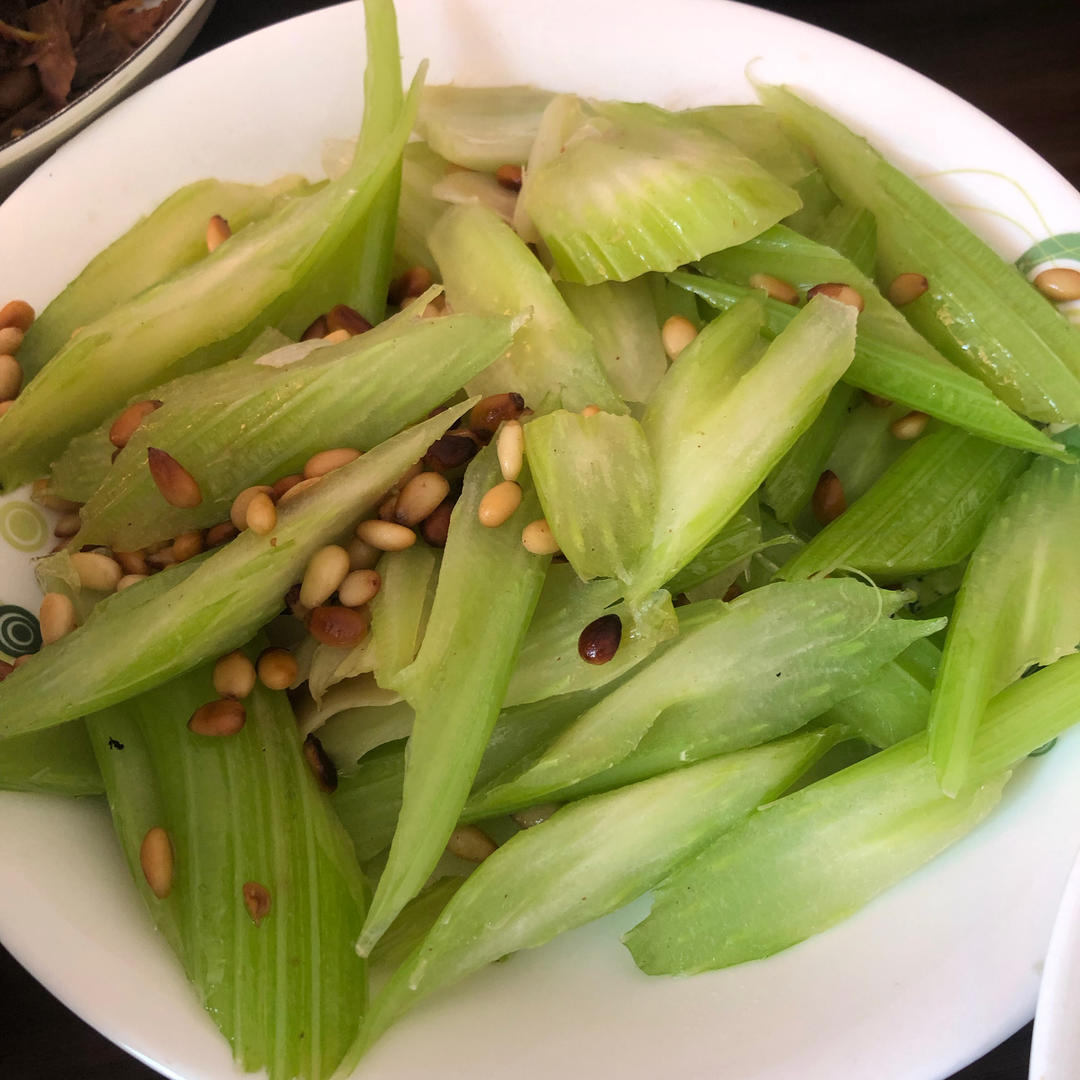 松仁百合炒西芹