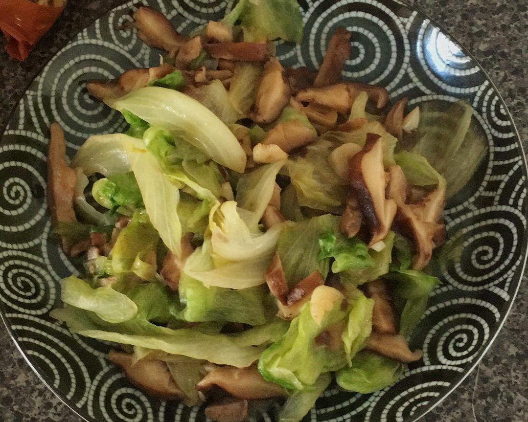 生菜炒香菇的做法