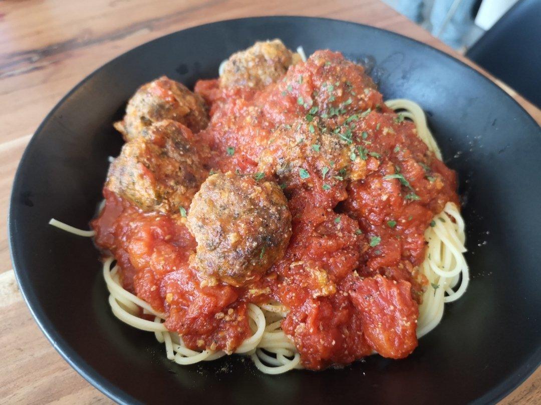 经典意大利面～～红酱牛肉丸意面（pasta with meatball）