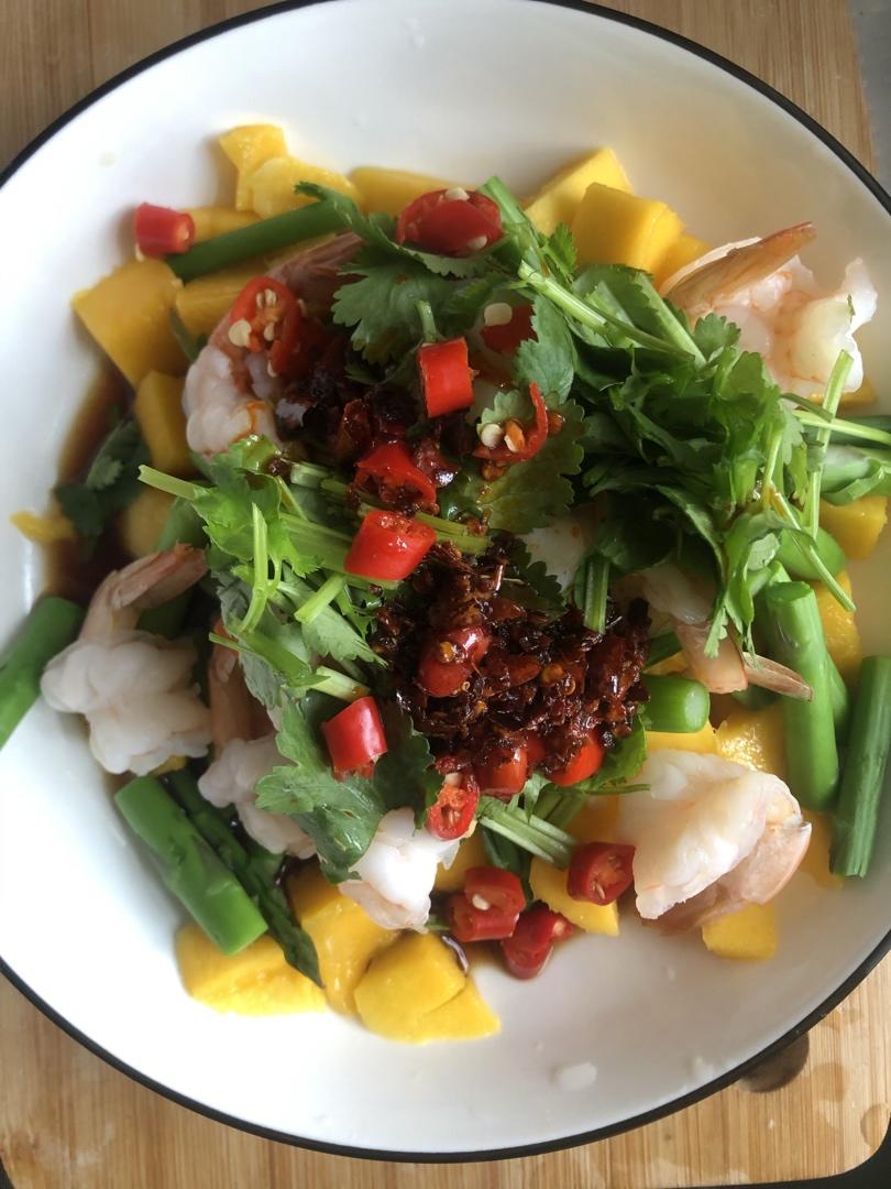芦笋芒果虾仁沙拉