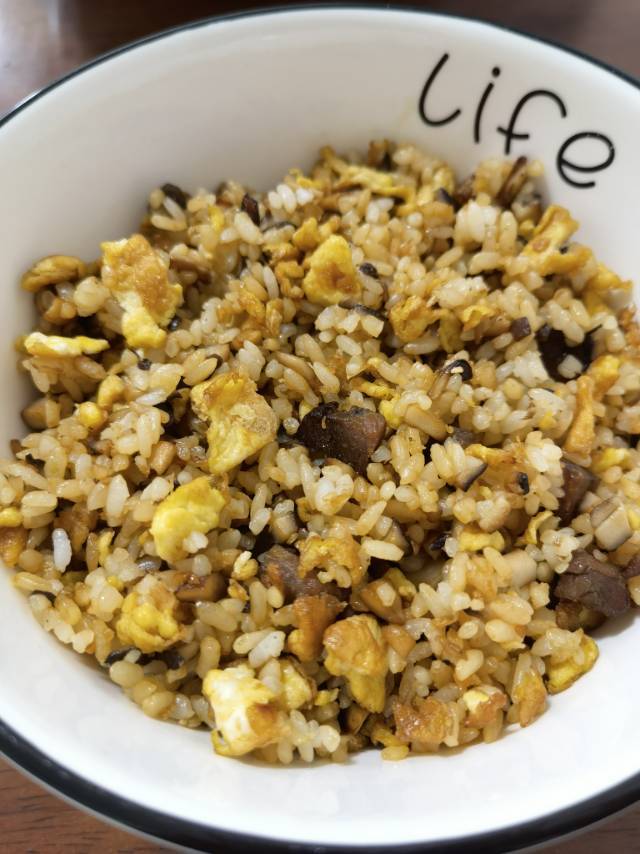 厨师长教你“蛋炒饭”如何做才好吃，答案都在这里面！