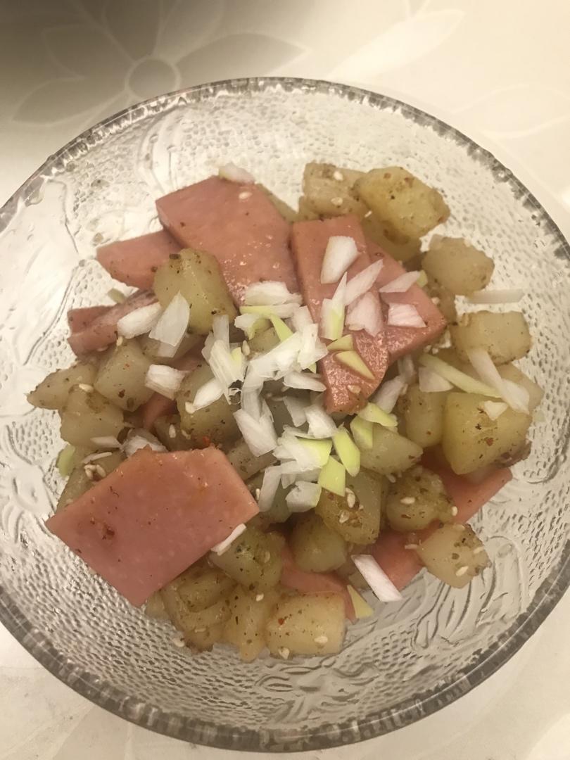 香辣过瘾的孜然土豆火腿，比路边摊还好吃