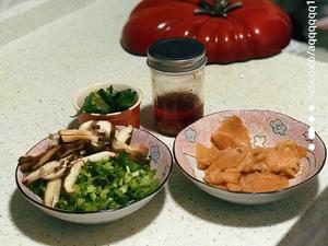 香菇鸡肉芹菜粥—附咸粥好喝的小秘诀的做法 步骤1