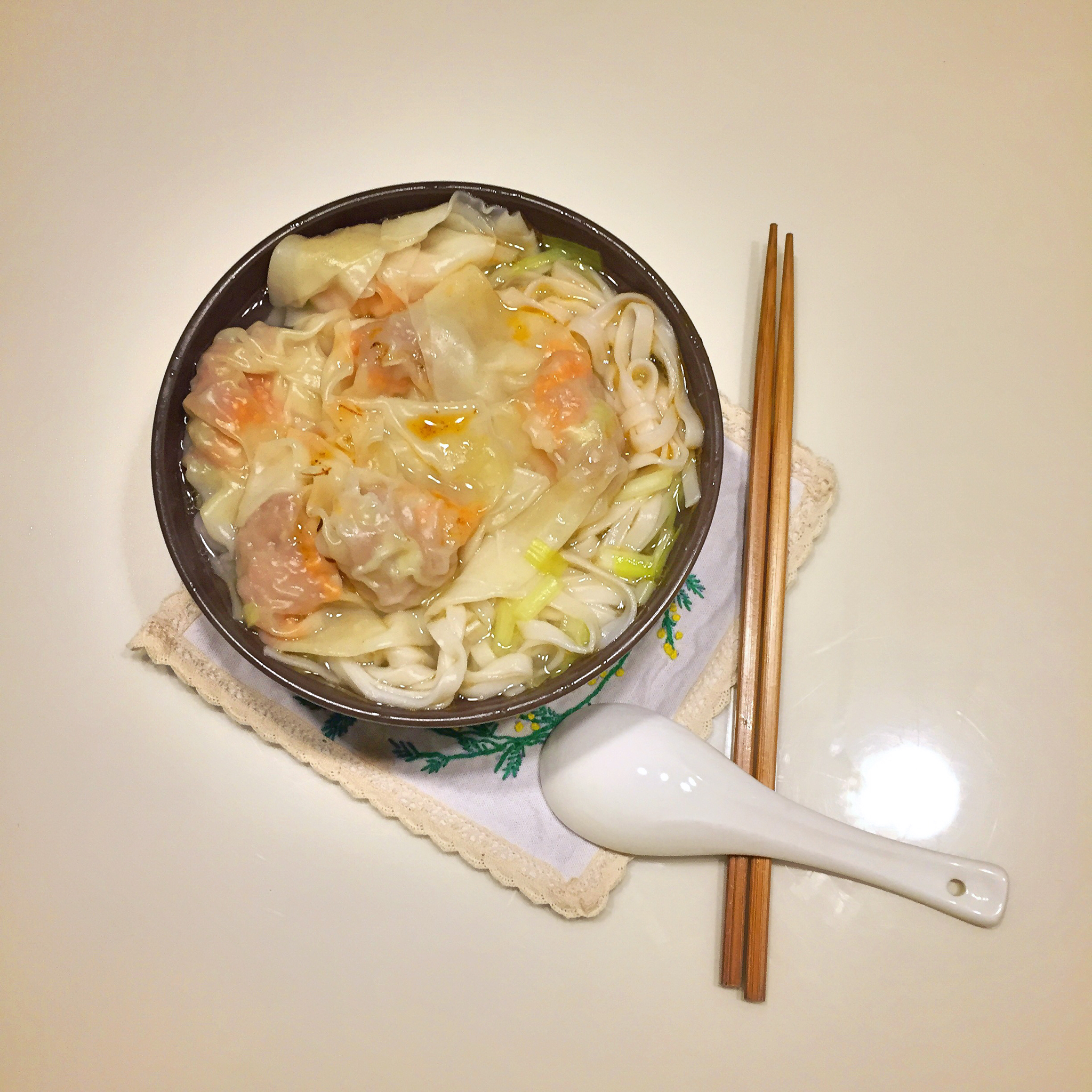 韭黄鲜虾云吞