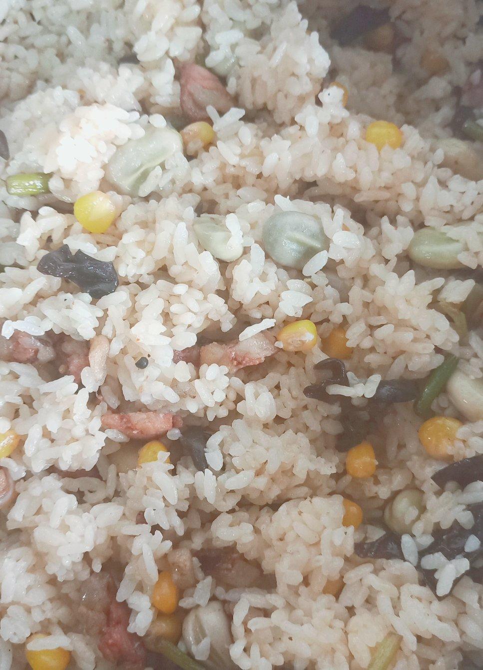 蚕豆焖饭