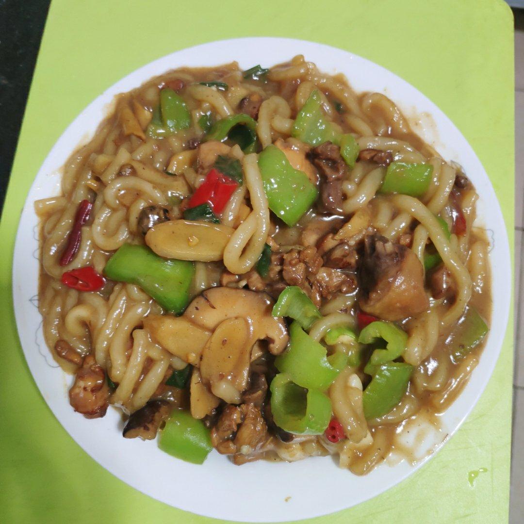 好吃到原地爆炸的黄焖鸡