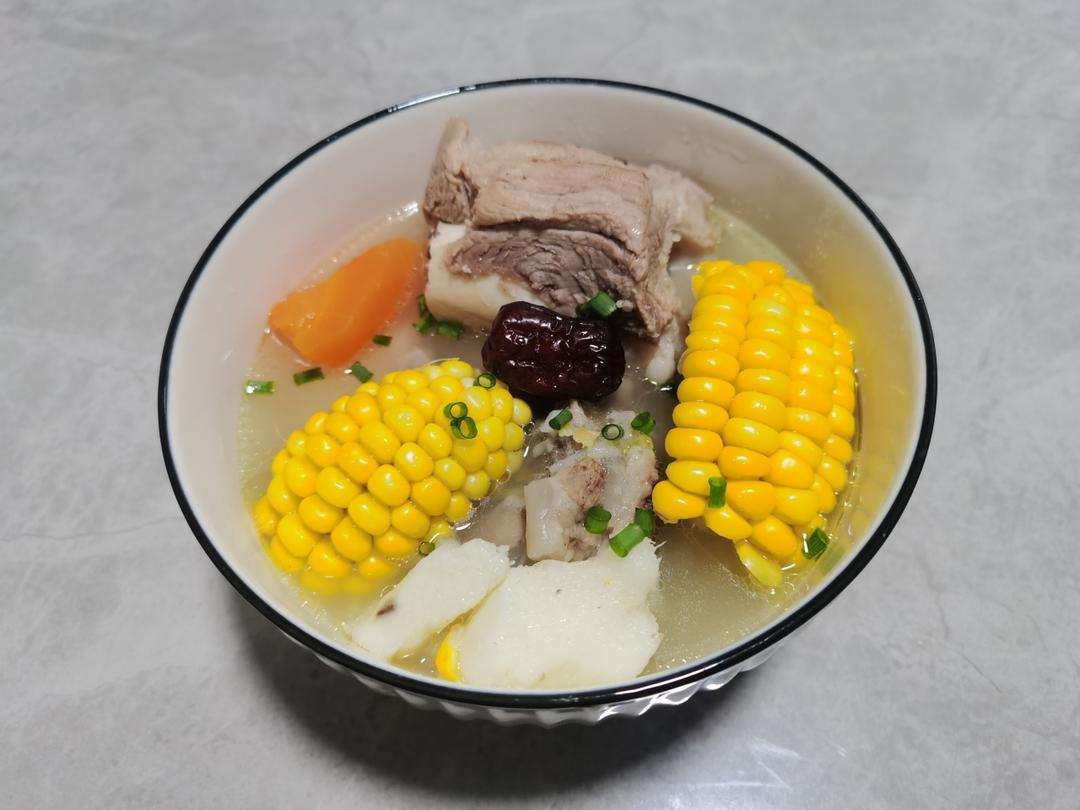 连吃三碗的玉米山药排骨汤