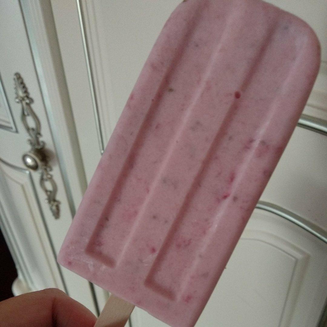 草莓酸奶冰淇淋/雪糕 Erdbeer-Joghurt-Eis