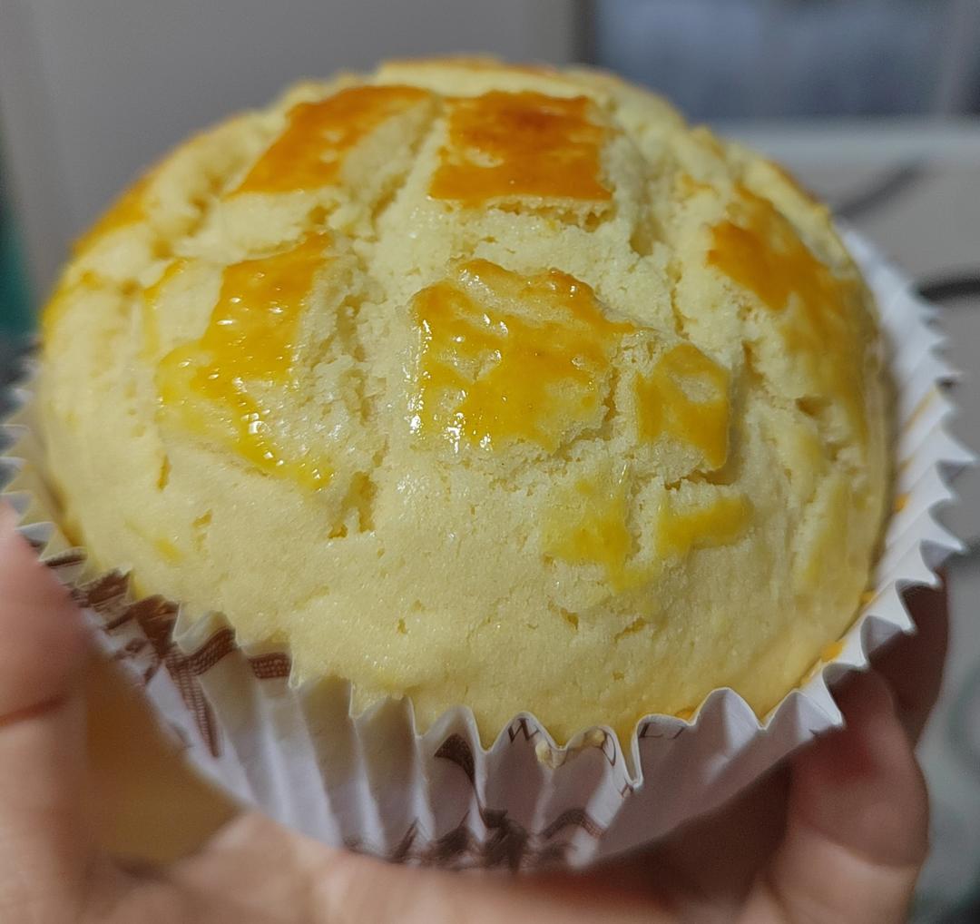 好吃到炸裂的港式菠萝包（附带制作酥皮的小视频）