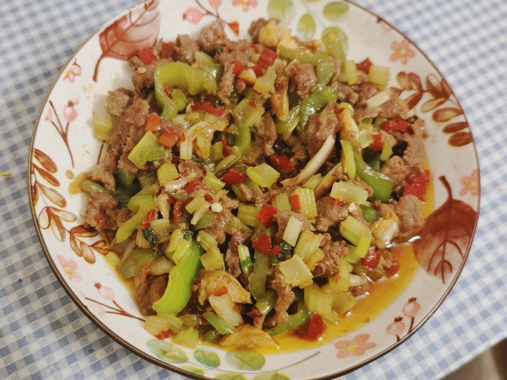 小炒牛肉（肉嫩味香）