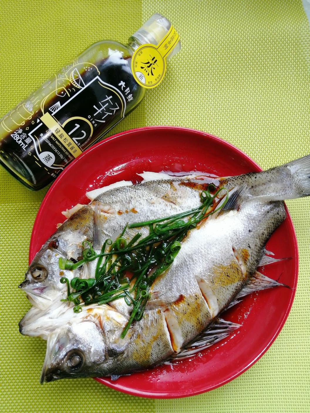 六月鲜清蒸海鲈鱼的做法