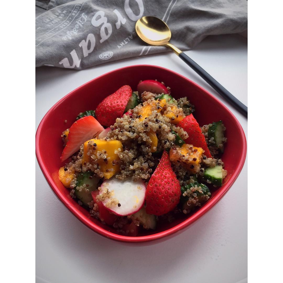 毅衡妈做的藜麦水果沙拉 quinoa frit salad