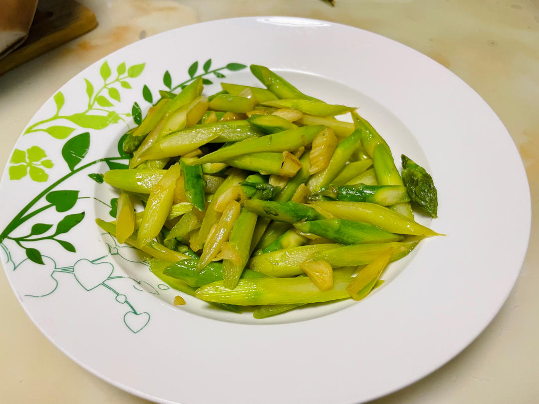 清炒芦笋（超级嫩！！！）
