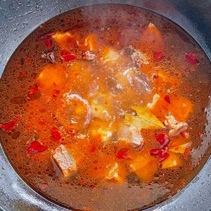 超简单炒入味的红烧土豆排骨的做法 步骤5
