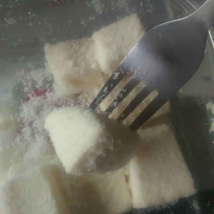 完胜85度C牛奶椰丝小方