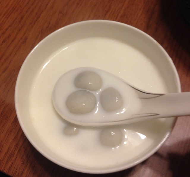 april-42做的奶黄馅牛奶汤圆