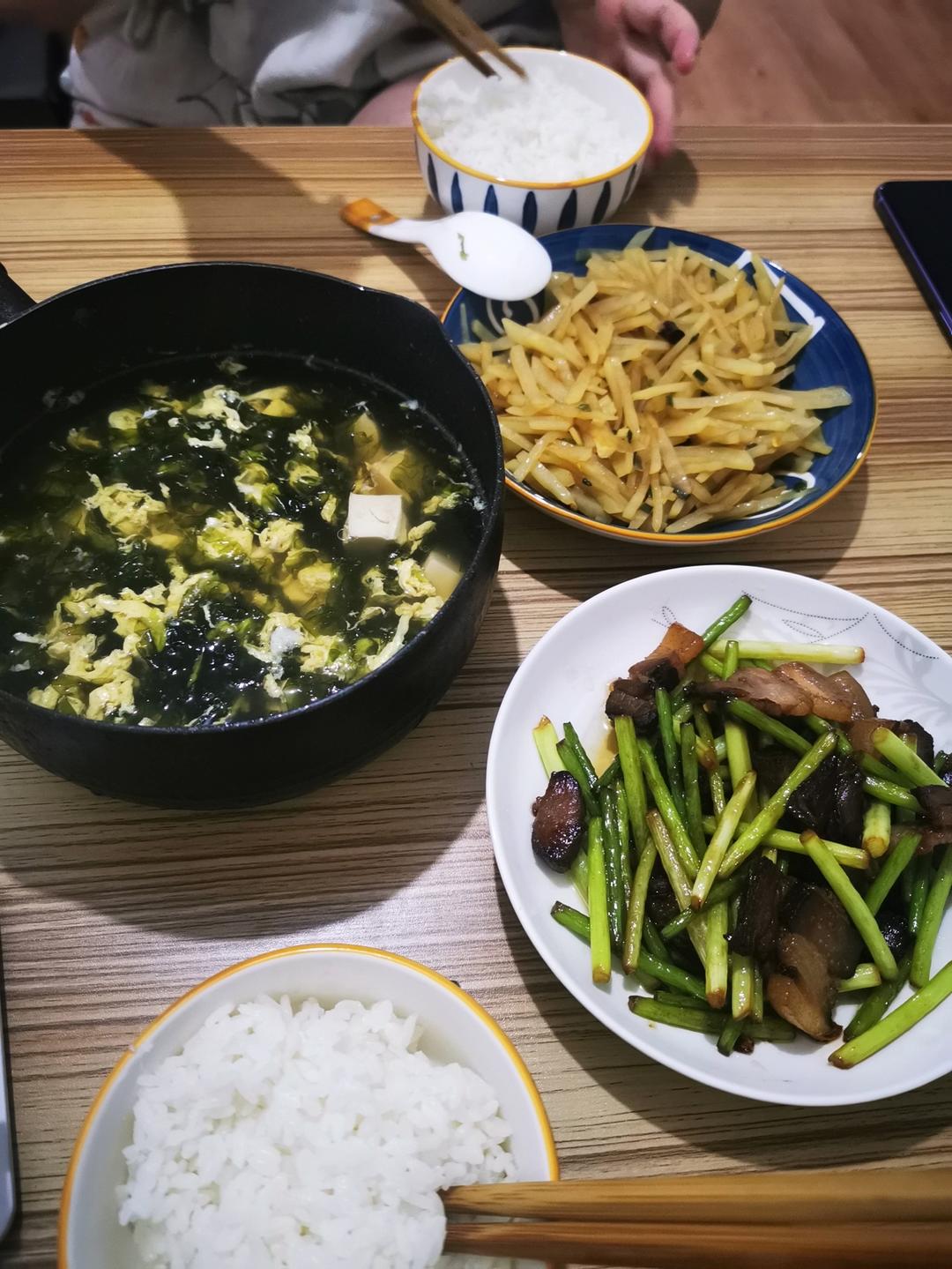 在家也能做出馆子味儿的醋溜/炝炒/酸辣土豆丝（就是那道看似简单，实则步步玄机的土豆丝）