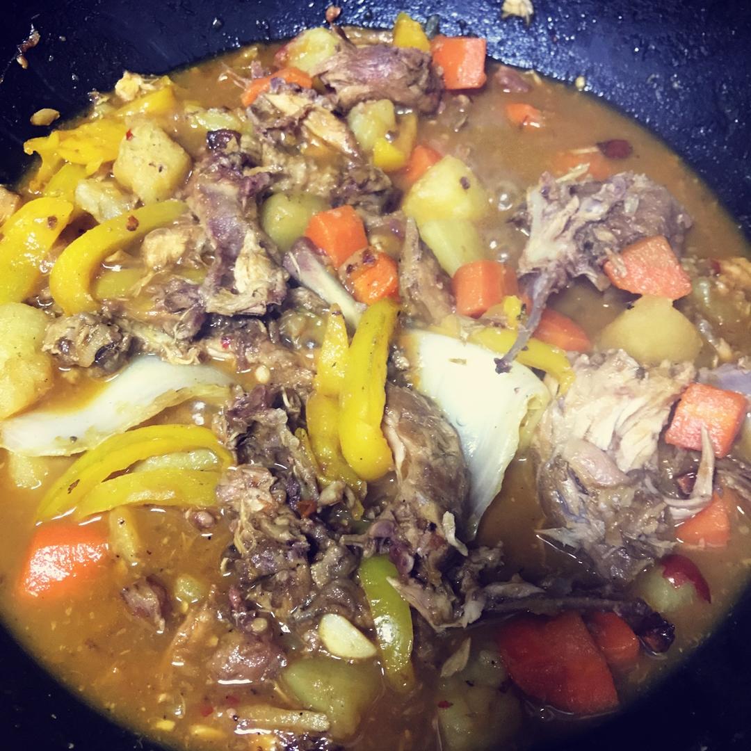 土豆炖鸡架