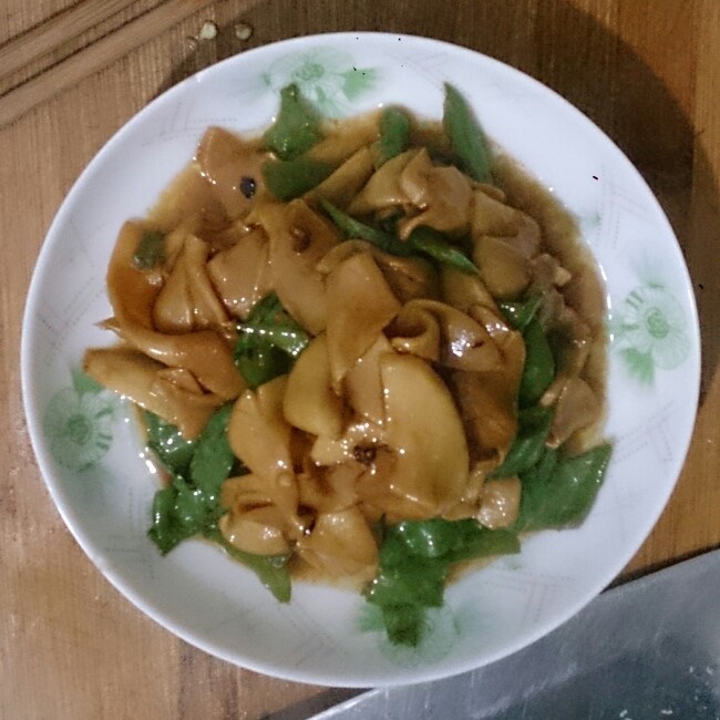 青椒素炒杏鲍菇